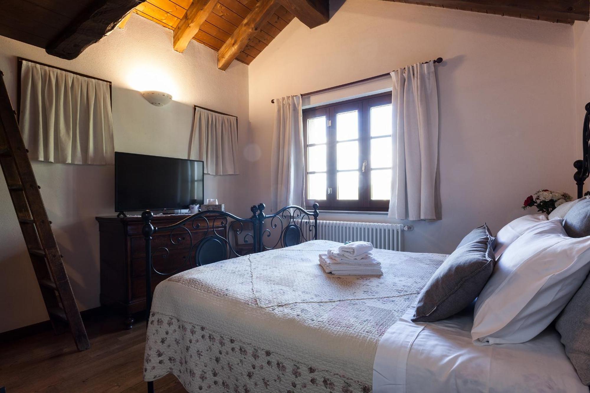 فندق Locanda Centolaghi Valditacca الغرفة الصورة